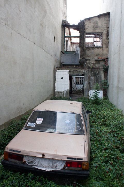 Tainan Abandoned Car